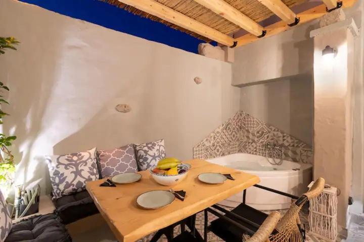 Kyrangelo Traditional House With Outdoor Jacuzzi Koskinou  Dış mekan fotoğraf